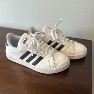 Adidas Grand Court- Size 6.5 women’s